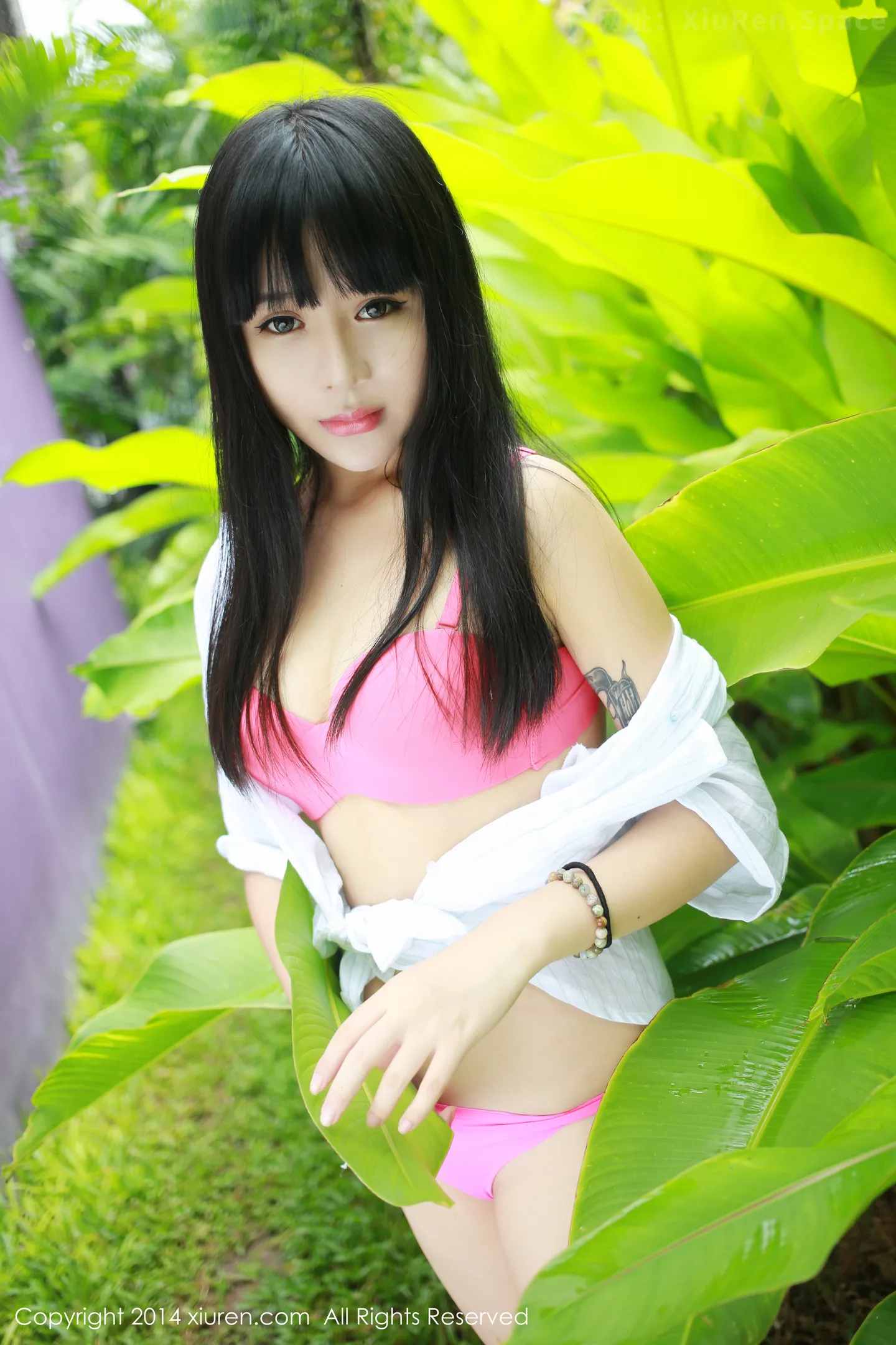 图片[4]-[XiuRen秀人网]VOL.187 文艺女青年八宝icey泰国旅拍性感内衣下豪乳翘臀诱人写真65P-秀人网官方网站